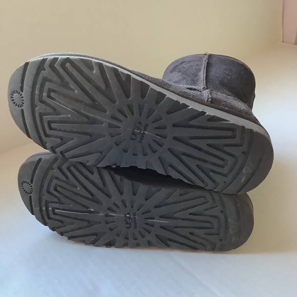 UGG Classic Short Chocolate Brown boots sz 6 - Picture 6 of 7